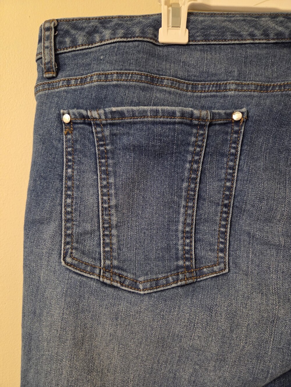 Jennifer Lopez Women's Boot Cut Jeans - Dark Blue Wash - Picture 3 of 6